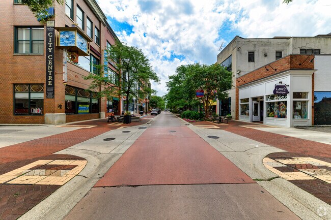 The Kalamazoo Mall is Kalamazoo's center for restaurants and retail, minutes from Southside.