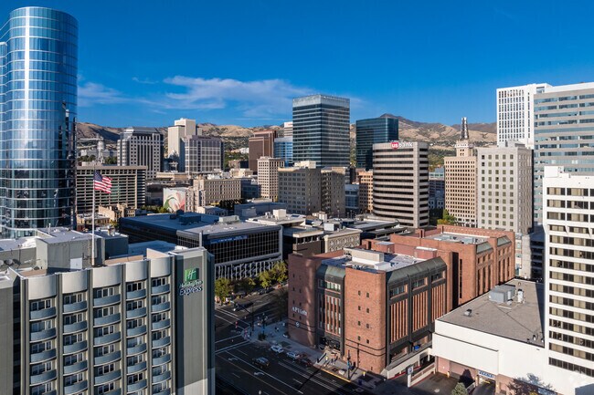 Sugarhouse is just 10 minutes by car from Salt Lake City’s vibrant downtown.