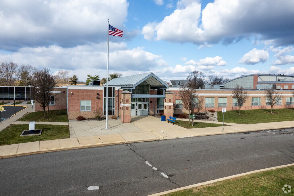 Ethel McKnight Elementary School received an A- rating from Niche.