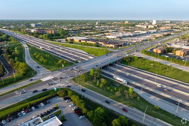 Interstate 355 links Wheaton residents with Chicago's O’Hare International Airport.