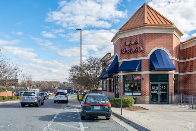 There are a variety of shopping centers with dining and shopping options around Peace Haven.