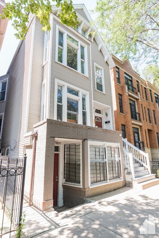 3110 N Racine Ave unit R, Chicago, IL 60657 - photo 1