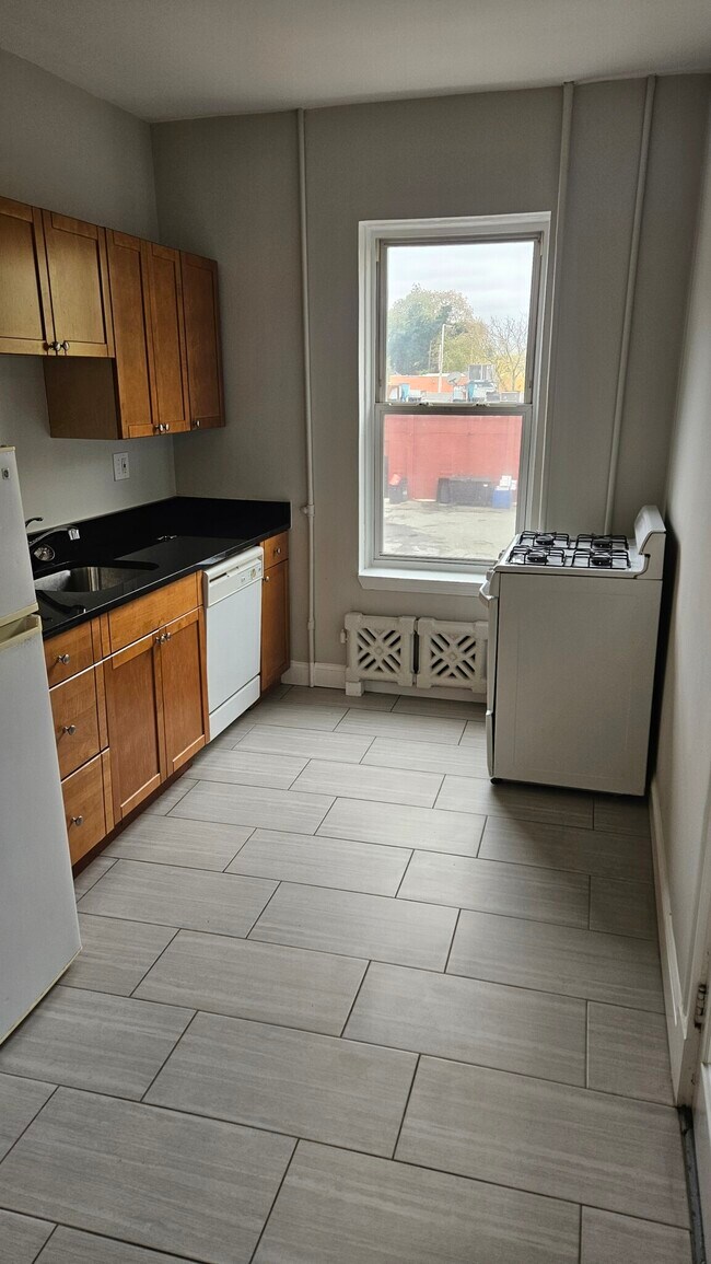33 Highgate St unit 6, Allston, MA 02134 - photo 2