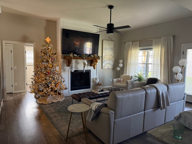 1469 N Lyon Ave, Republic, MO 65738 - photo 4