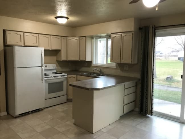 3850 Hawthorne Rd, Pocatello, ID 83201 - photo 2