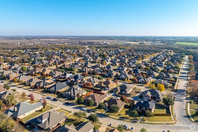 Royse City is growing rapidly with a population boom and many new planned neighborhoods.