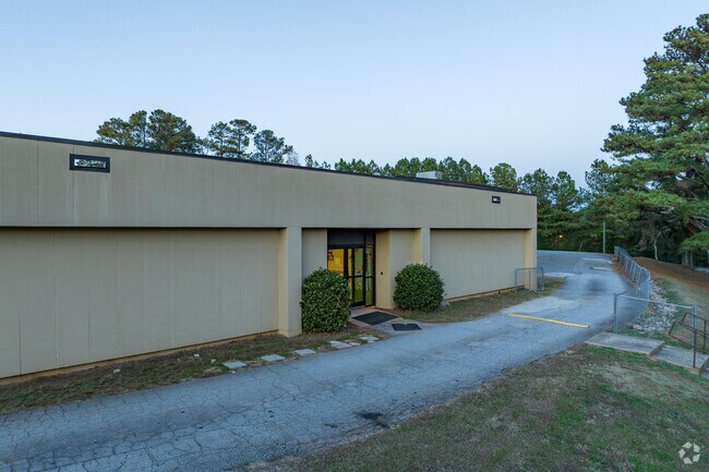 McEver Elementary School receives an overall grade of B- on Niche.