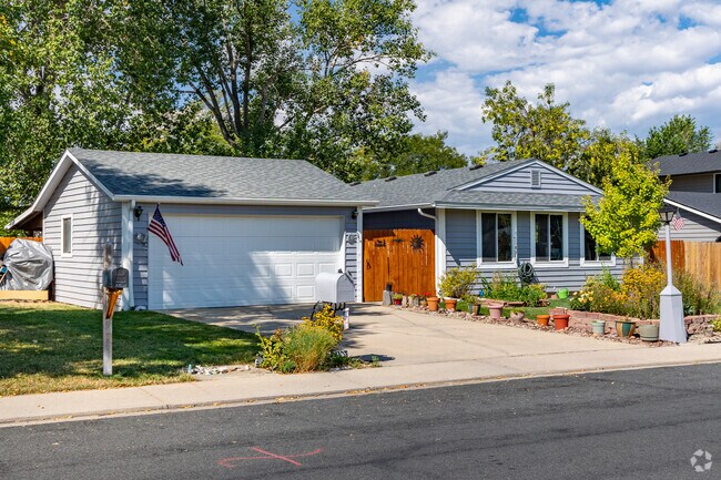 Single-story new traditional homes are popular in Clark Centennial.