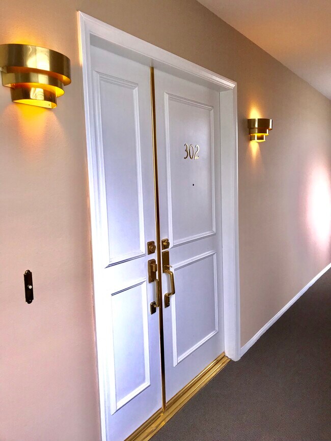 8349 Blackburn Ave Unit 302, West Hollywood, CA 90048