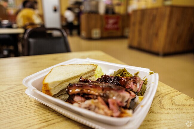 Sims Bar-B-Que has been serving up smoked meats in Little Rock since 1937.