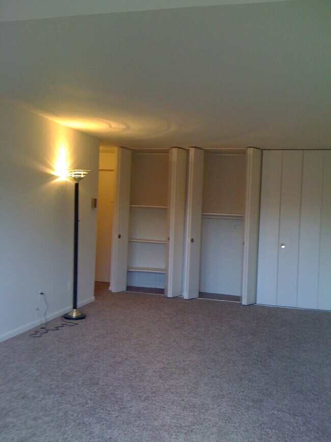 Woodlake Towers unit 520, Falls Church, VA 22044 - photo 7