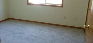 711 N Plum St, Vermillion, SD 57069