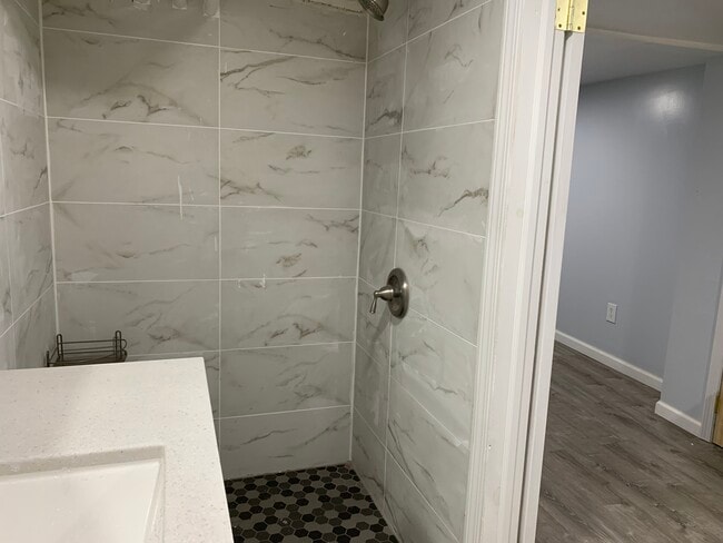 5632 Beacon St unit 1, Pittsburgh, PA 15217 - photo 5