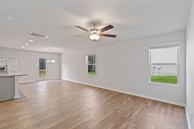 302 Happy Trail Rd, Aberdeen, NC 28315 - photo 3