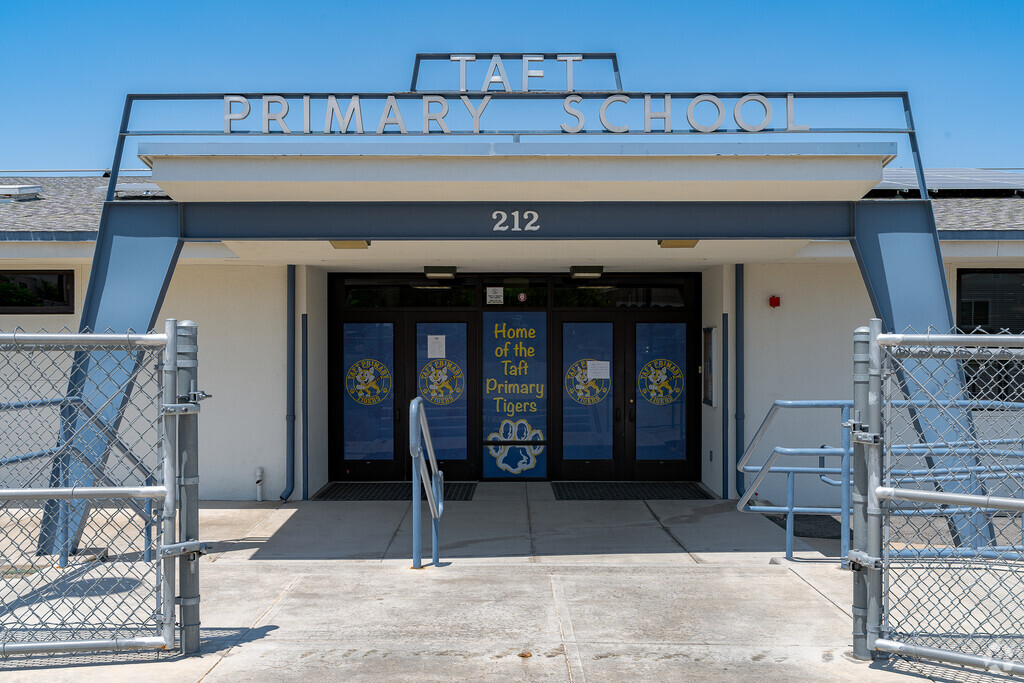 The entrance to Taft Primary School is located on the South end of campus.