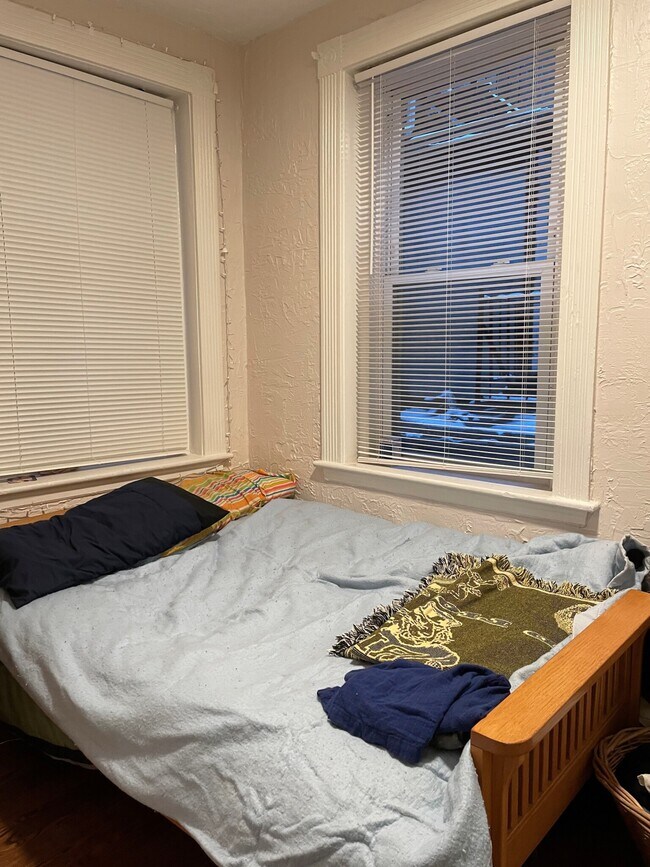 4 Garden Ct unit 5C, Boston, MA 02113 - photo 3