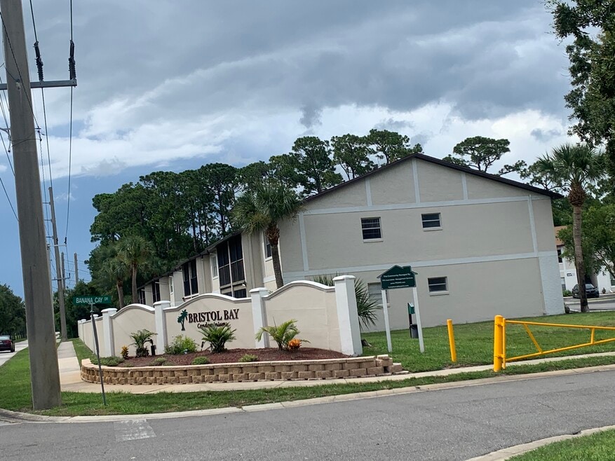 428 Banana Cay Dr unit E, South Daytona, FL 32119 - photo 1