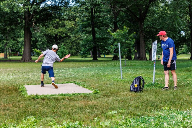The Oak Grove Park is popular for it's disc golf course.