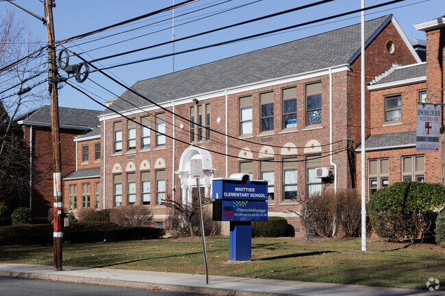 Whittier Elementary School in Teaneck, NJ has a student-teacher ratio of 11 to 1.