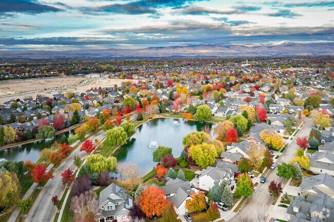 Paramount subdivision in Meridian offers home owners a community center and multiple pools.