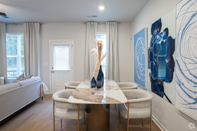 3BR, 2BA - 1378SF - Isabella - Living Room