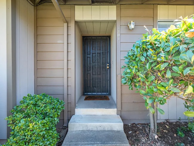 1201 Echo Rd, Redding, CA 96002 - photo 4