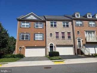 12681 Heron Ridge Dr, Fairfax, VA 22030