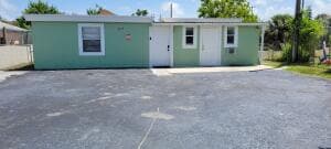 1069 W 30th St, West Palm Beach, FL 33404