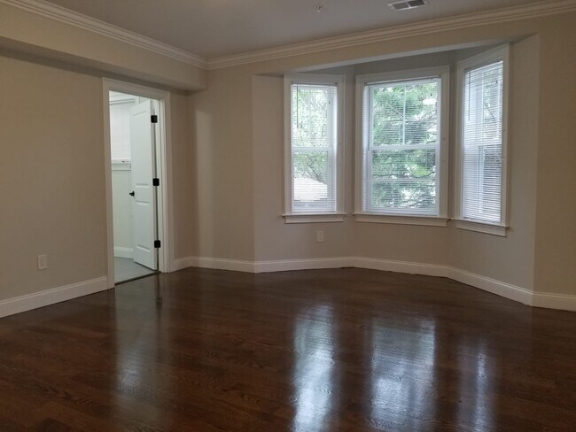 43 Oak St unit 1, Somerville, MA 02143 - photo 3