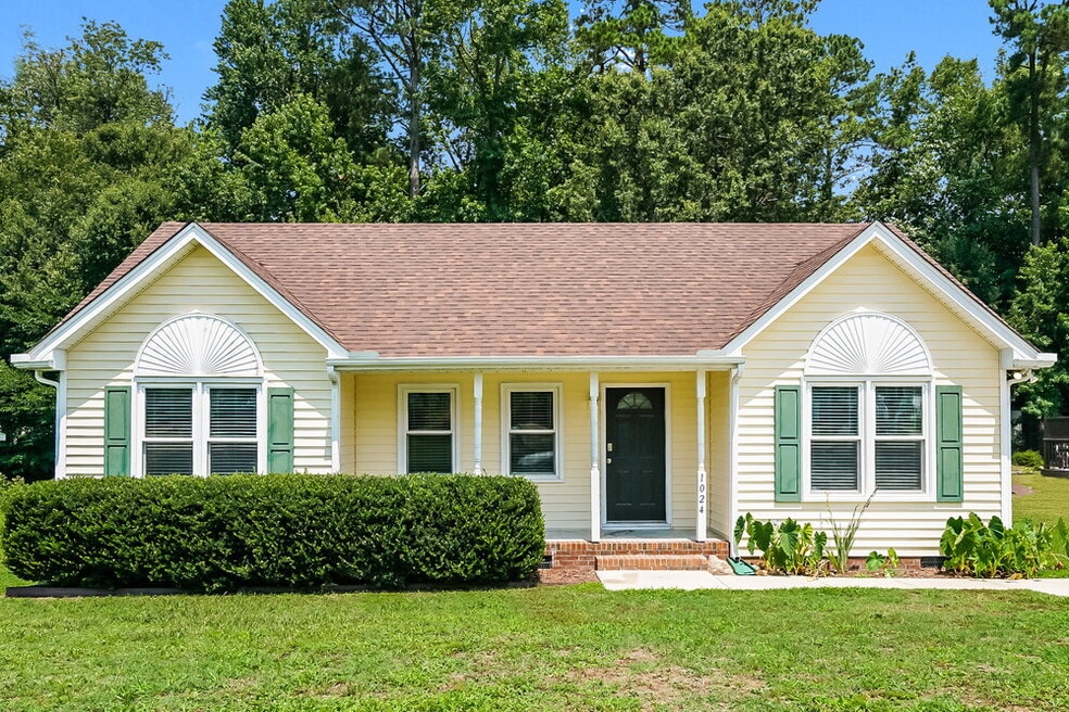 1024 Holly Pointe Dr, Wendell, NC 27591 - photo 1