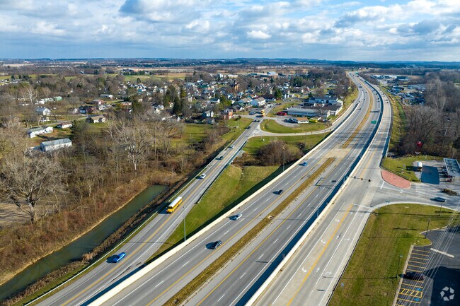 U.S. Route 33 connects Bloom with Columbus and neighborhood communities.