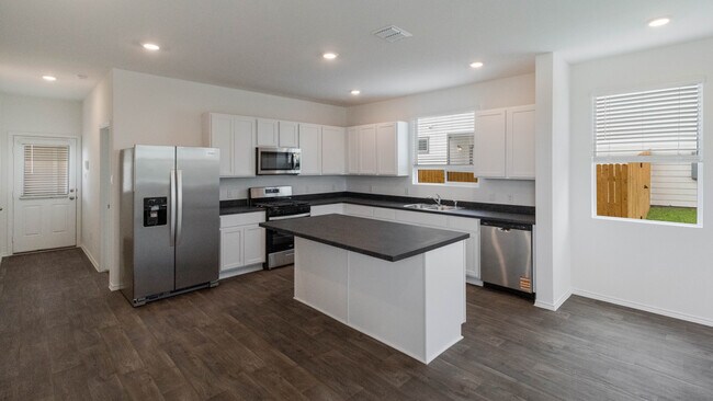 203 Puerto Plata Ave, Bastrop, TX 78602 - photo 5