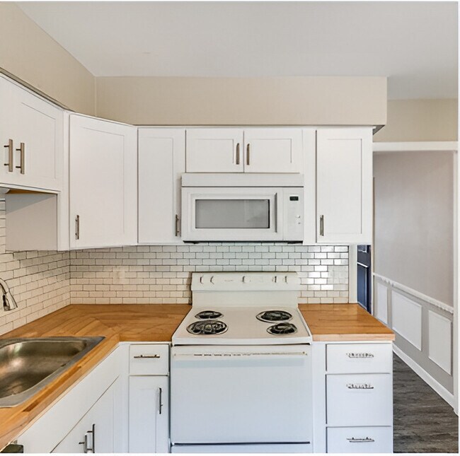 Creekwood Apartments, Holt, MI 48842 - photo 6