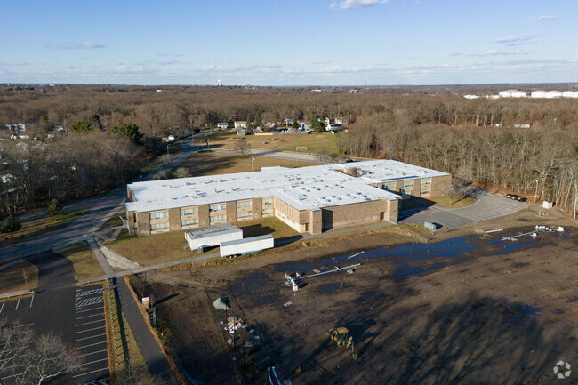 Riverside Middle School emphasizes scholarship, learning, and a strong sense of community.