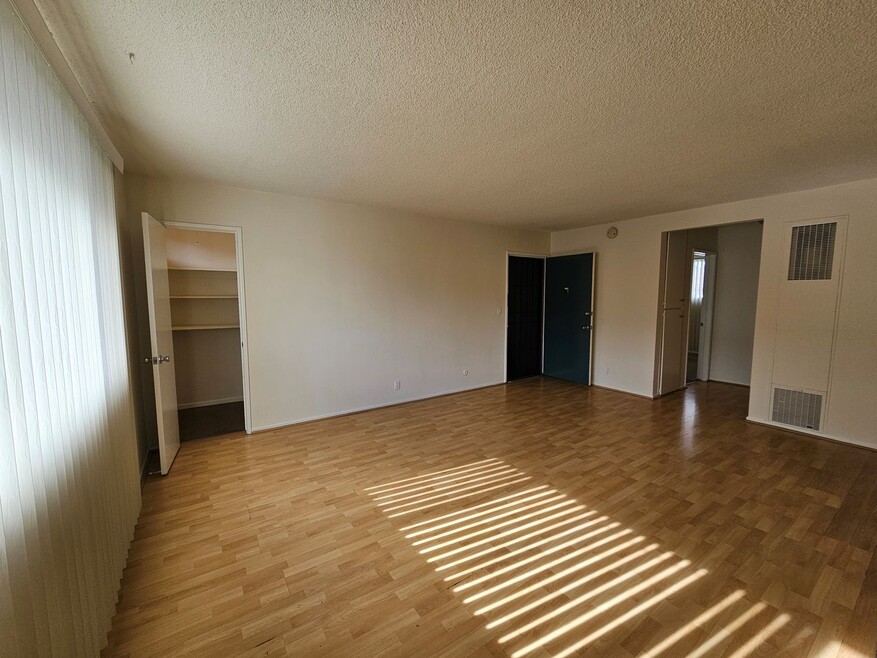 Sunvue Place-1150, Los Angeles, CA 90012 - photo 1