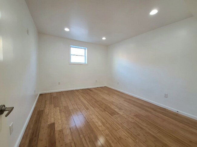 162 University Ave unit 3, Newark, NJ 07102 - photo 4