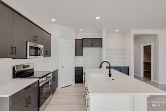 1003 E Perjue Basin Dr, Nampa, ID 83686