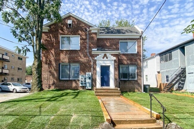 4609 Quarles St NE, Washington, DC 20019 - photo 2