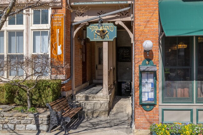 The Blind Lemon is a great place to grab a drink in Mount Adams.