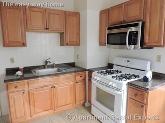 274 Brookline St Unit 3L, Cambridge, MA 02139