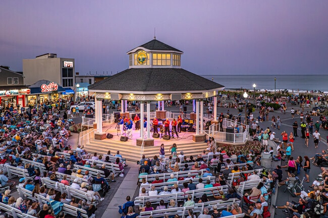Live music plays on Saturday nights in the summer about a half hour from Ellendale in Rehoboth Beach.