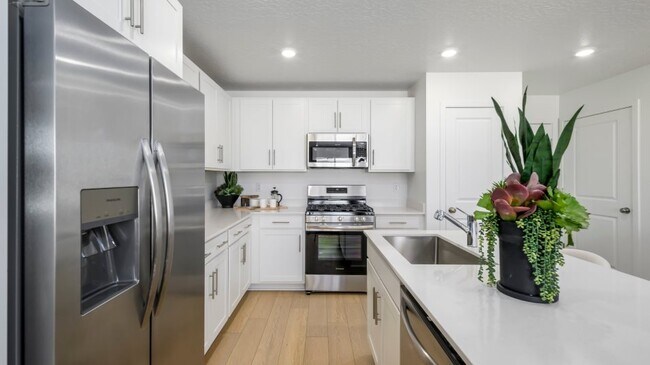 1765 Rainbow Bridge Dr unit 36041370, Eagle Mountain, UT 84005 - photo 5