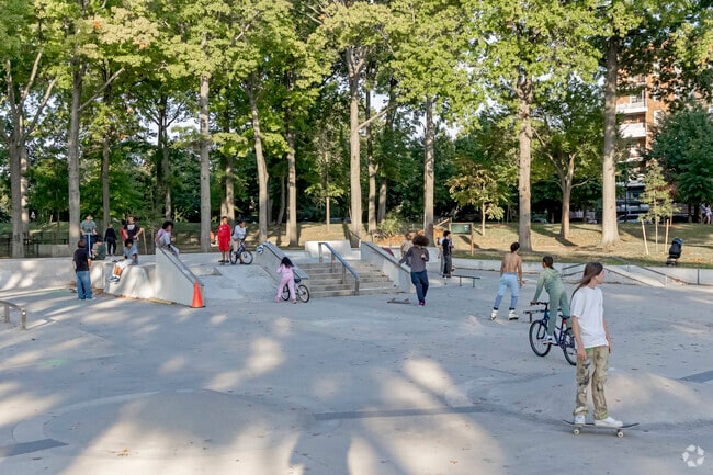 According to Olinville residents, Williamsbridge Oval is the best park in New York City.