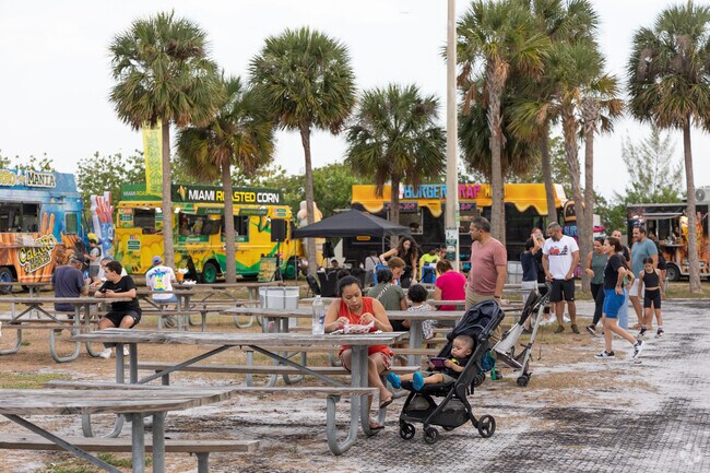 North Bay neighbors gather for the weekly food truck meet on Pelican Harbor.