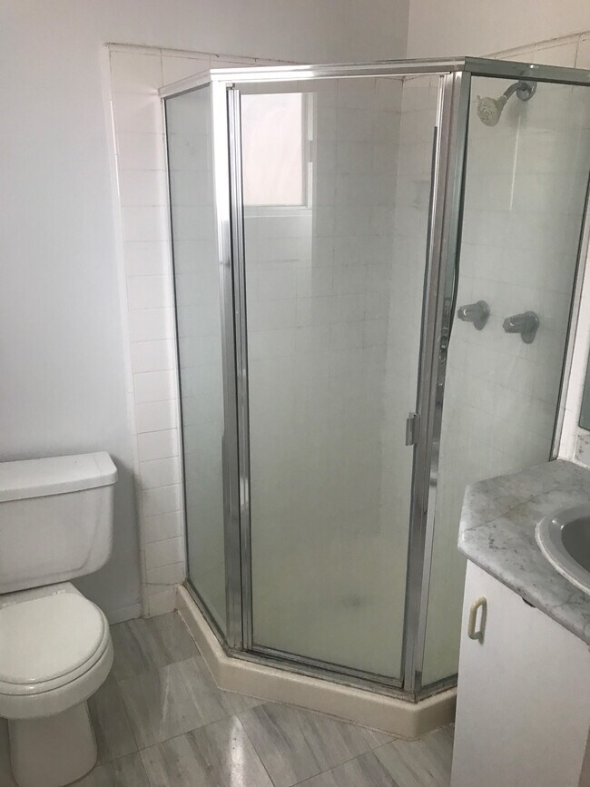 2nd Bathroom