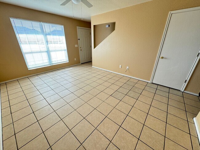 4001 Doraine Ct unit D, Killeen, TX 76549 - photo 2
