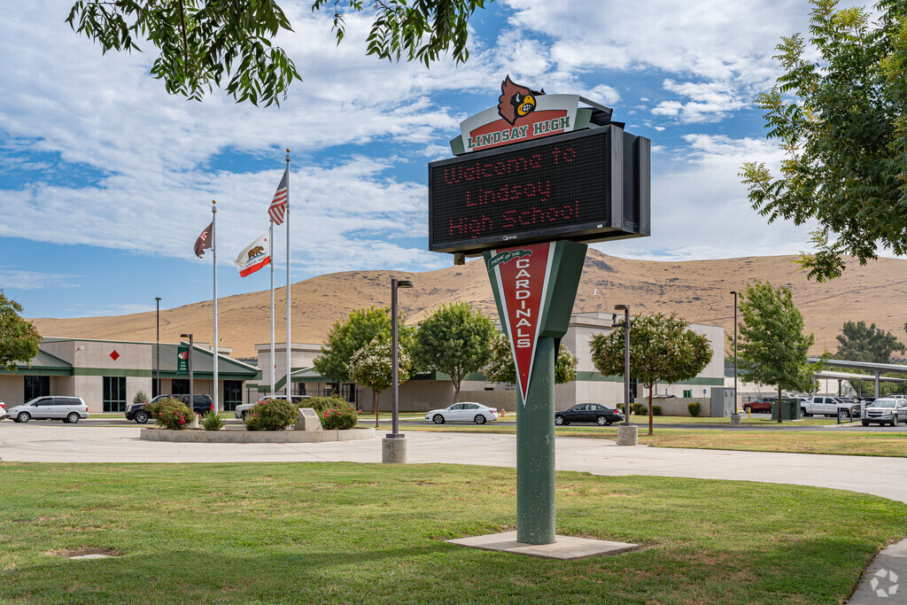 Lindsay Senior High School, Lindsay CA Rankings & Reviews - Homes.com