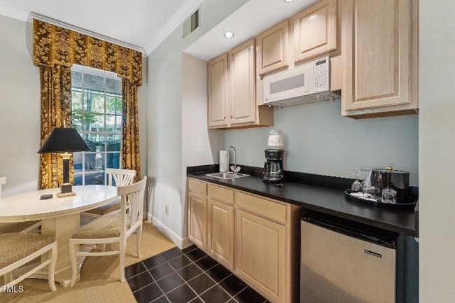 11470 Club Dr, Chapel Hill, NC 27517 - photo 5