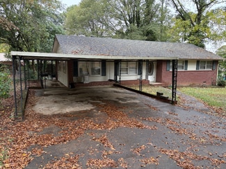 131 Pine Cir, Winder, GA 30680