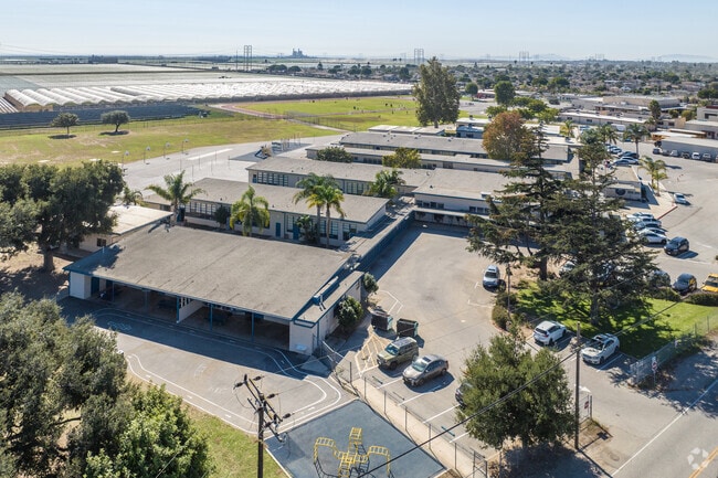 The student to teacher ratio at Mar Vista Elementary School is 21:1.